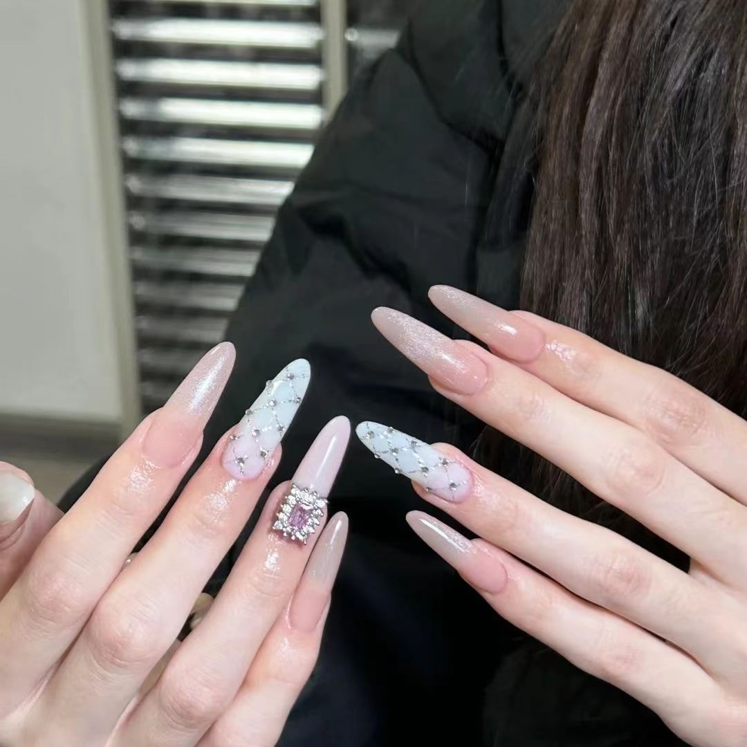 纯手工穿戴甲春夏新款高级简约裸色温柔百搭气质纯欲氛围感穿戴甲