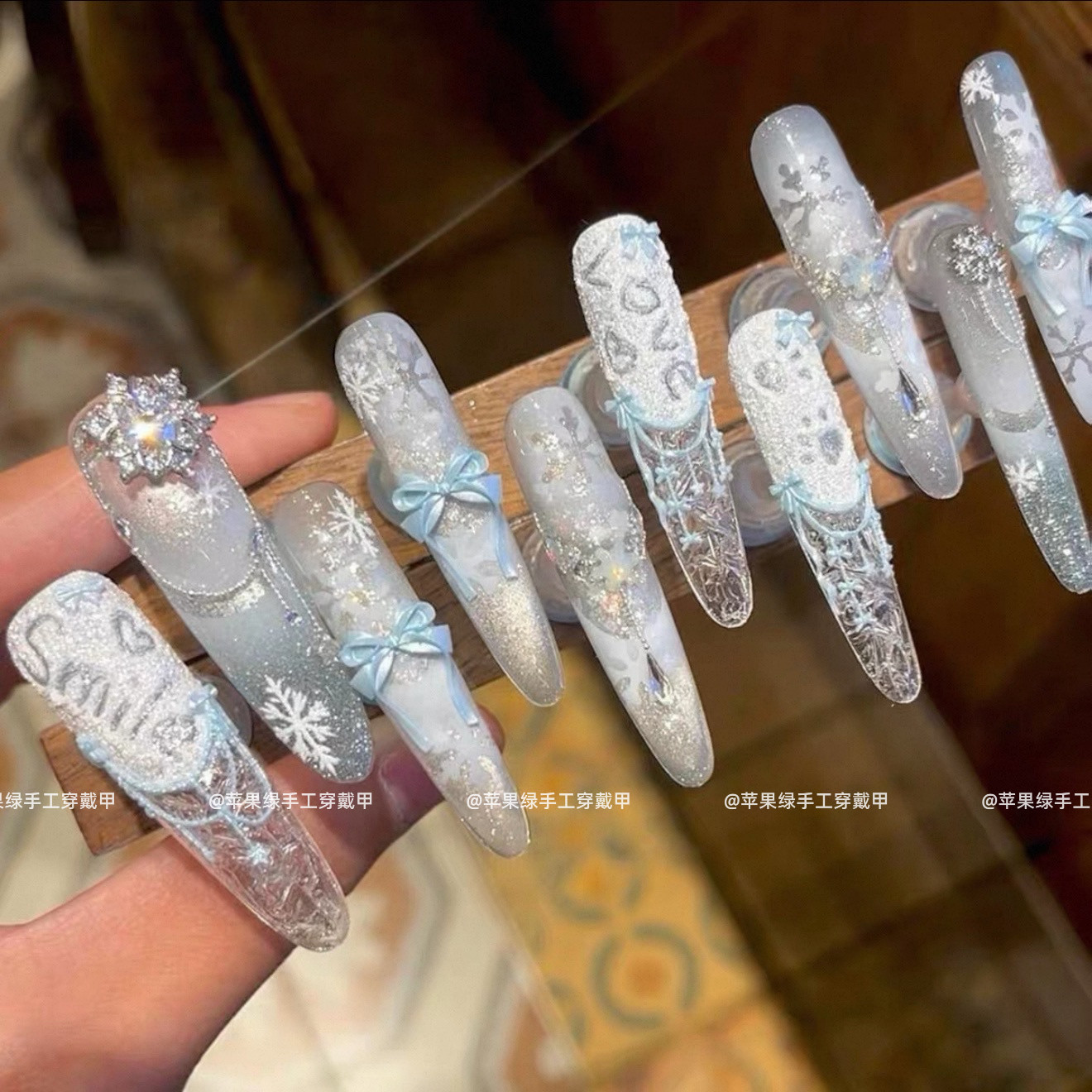 【冰雪精灵】新年圣诞美甲雪花蝴蝶结猫眼穿戴甲甲片纯手工,彩妆/香水/美妆工具,穿戴甲/甲片,淘宝优惠券,粉丝福利购,淘宝优惠卷