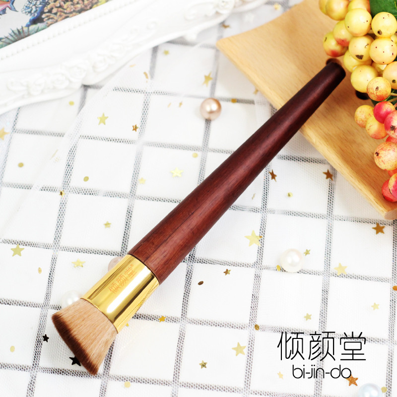 虫虫家倾颜堂经典系列T03斜平头粉底刷新手多功能化妆刷子131同款