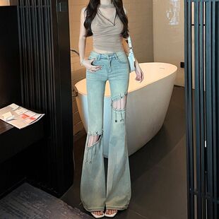 浅蓝色破洞镂空重工链条微喇叭牛仔裤女夏薄款2025新款中高腰显瘦