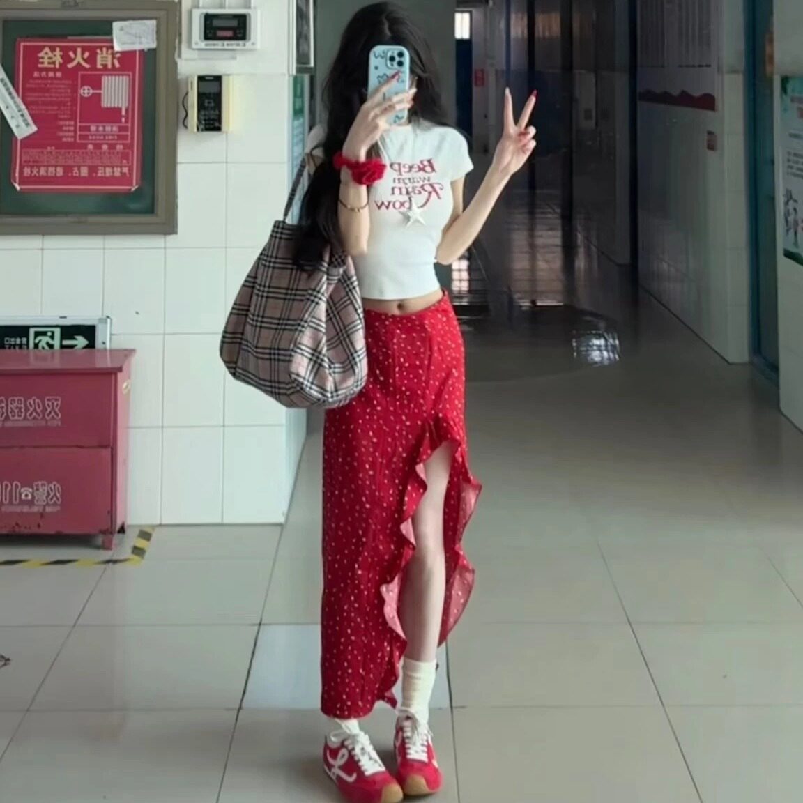 红色度假风半身裙女款设计感