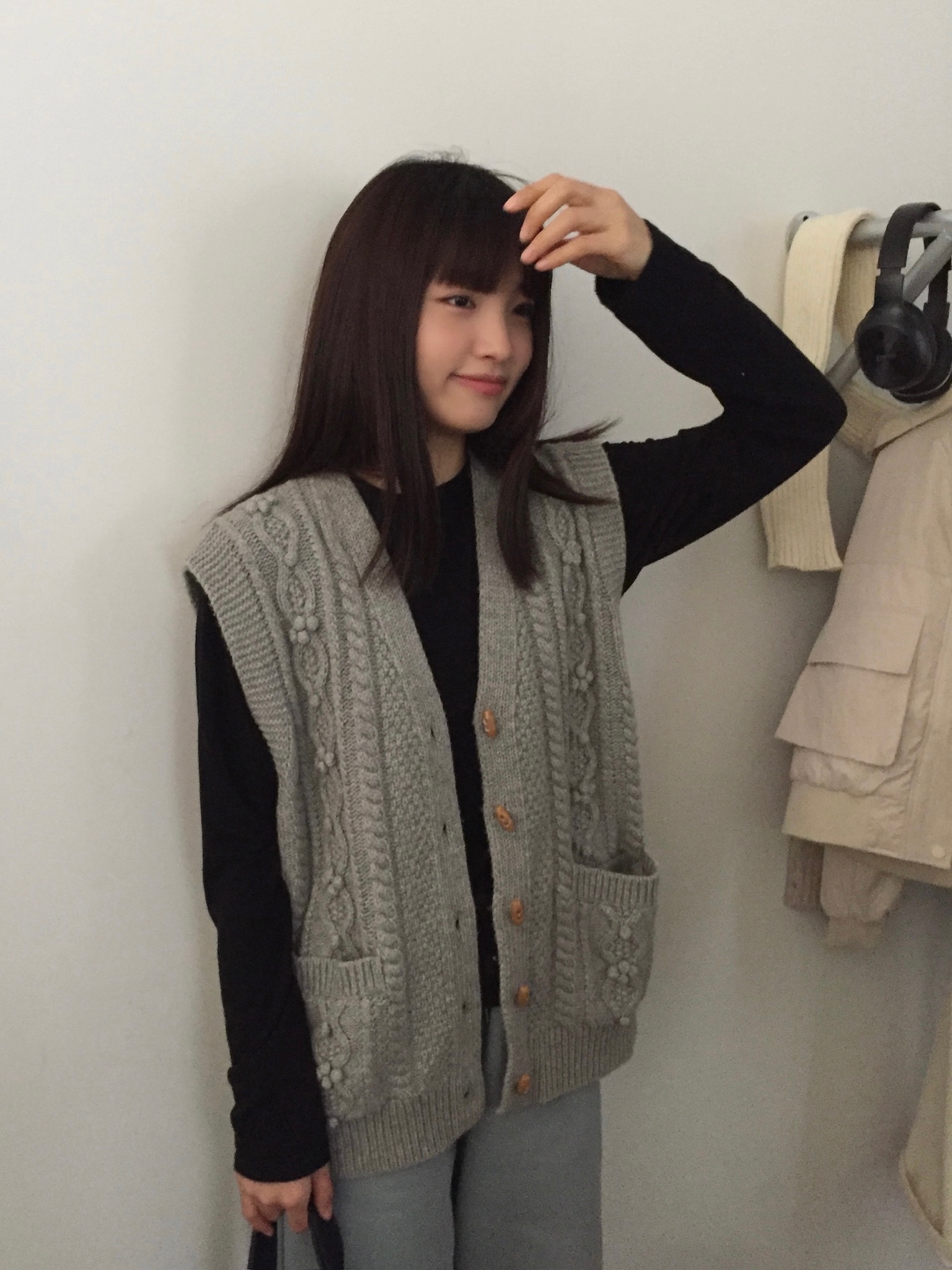 春秋新品egg日系复古手工毛球麻花针织羊毛背心牛角扣马甲女均码