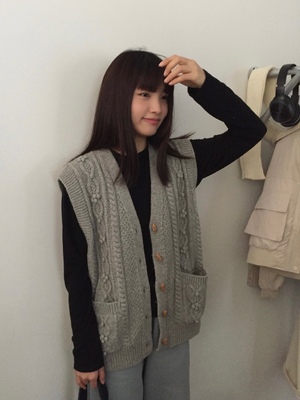 春秋新品egg日系复古手工毛球麻花针织羊毛背心牛角扣马甲女均码
