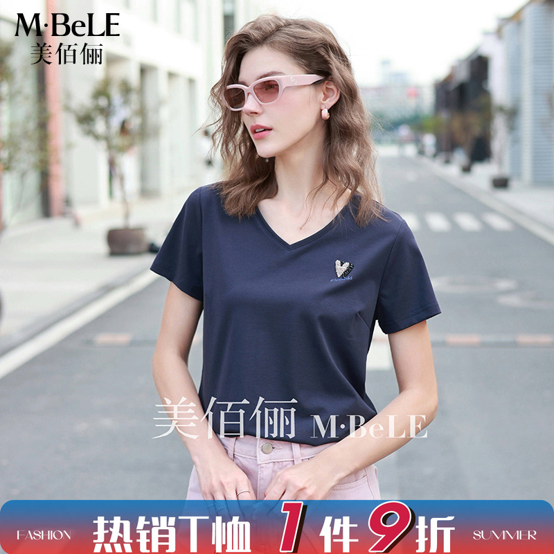 美佰俪简约V领字母钉珠短袖T恤衫女2025夏季新款百搭减龄显瘦上衣