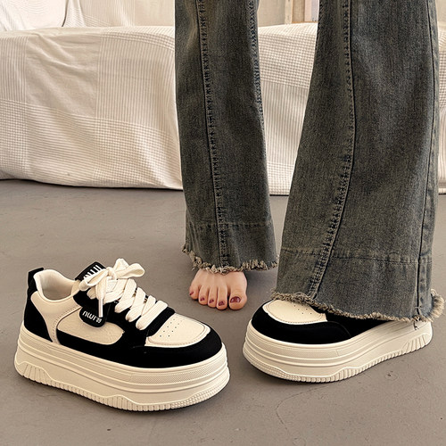 高级感圆头小白鞋女秋季松糕板鞋