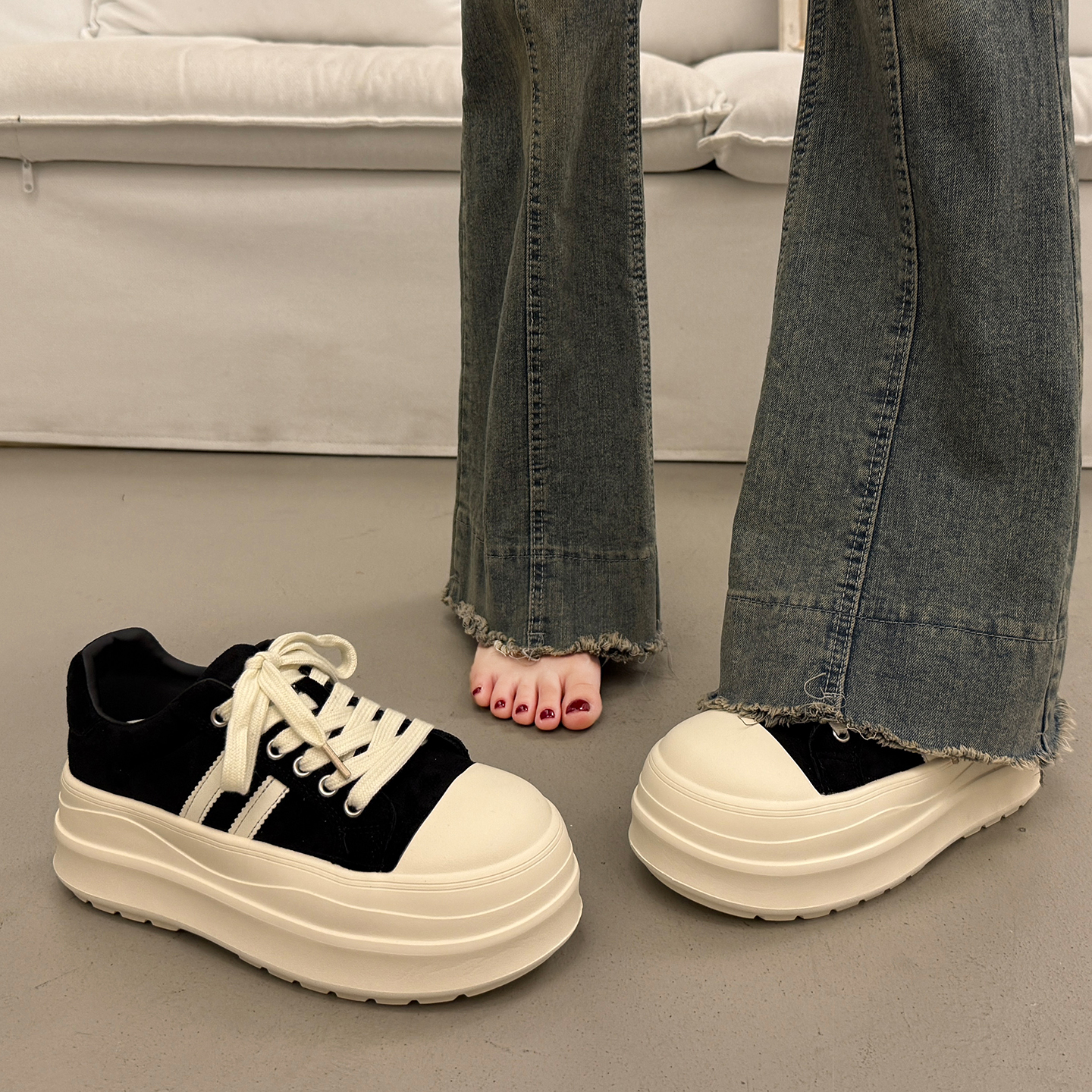 超火松糕板鞋女设计感黑色运动鞋