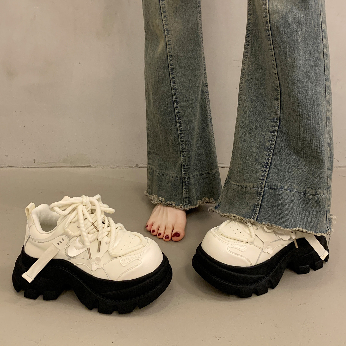 超火松糕厚底老爹鞋女显脚小增高2026新款爆款秋季白色运动休闲鞋