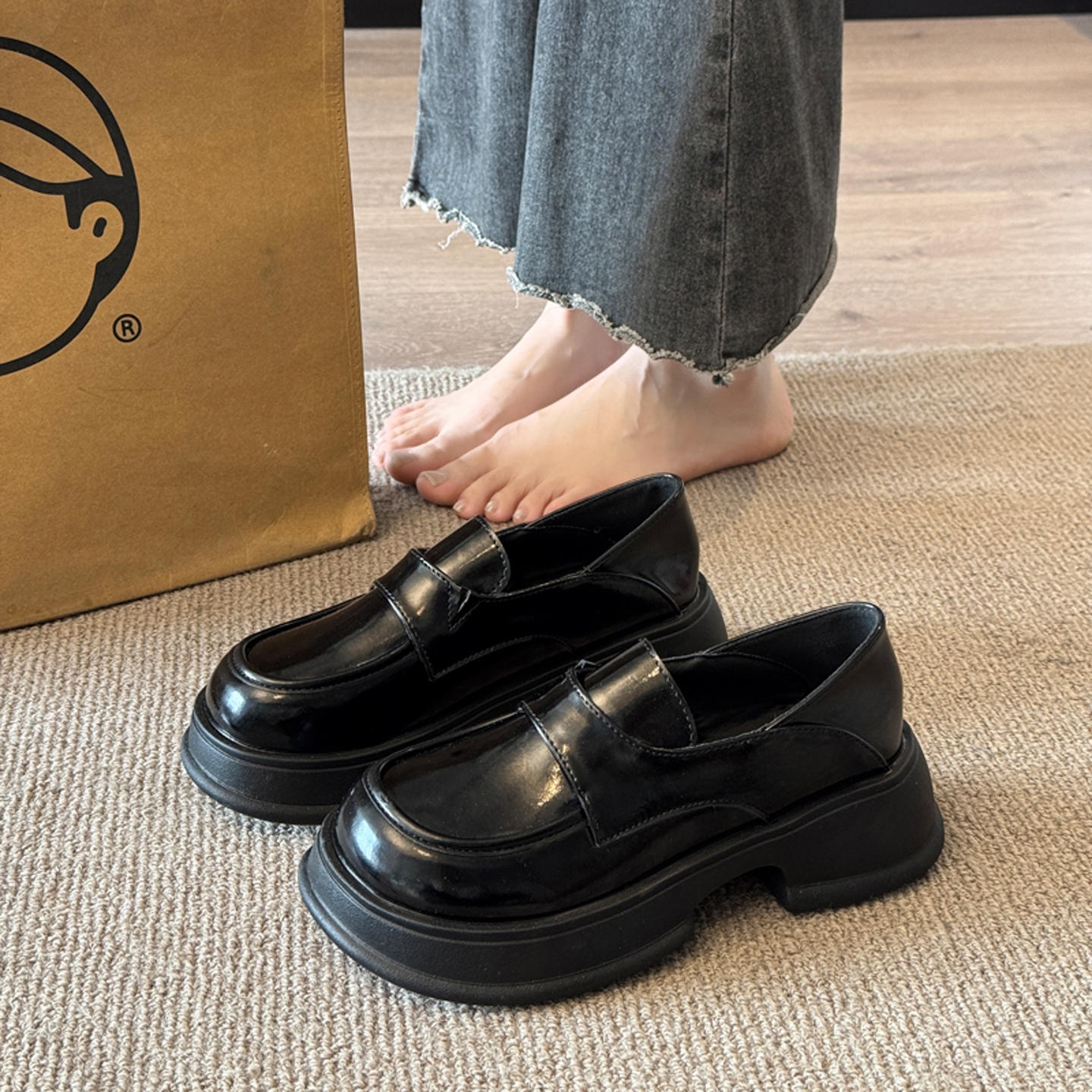 百搭黑色松糕小皮鞋女冬气质单鞋