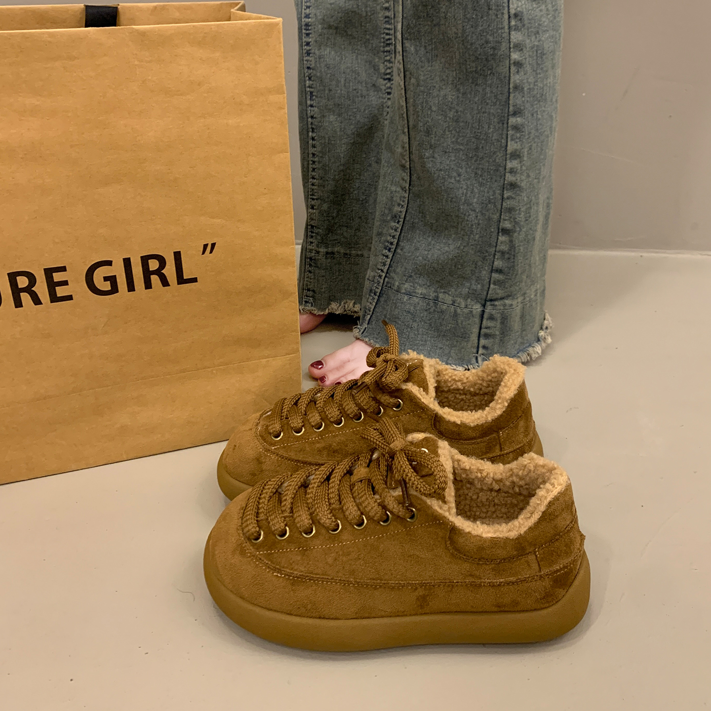 小众平底板鞋女冬季设计感休闲鞋