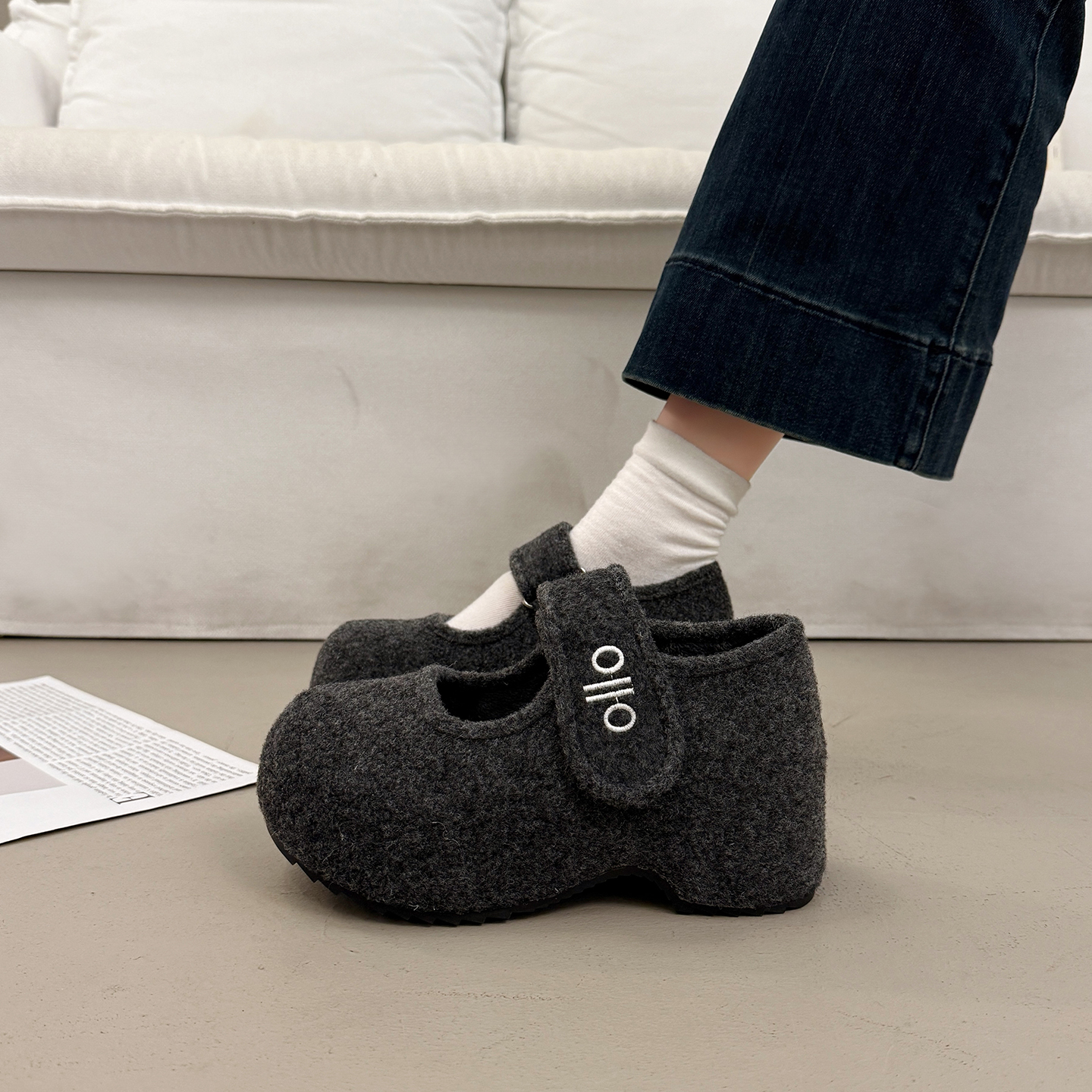 法式气质小单鞋女灰色坡跟高跟鞋