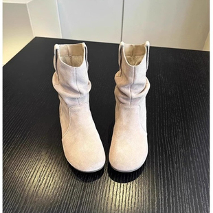 网红褶皱堆堆小短靴女款2025秋季新款平底磨砂短筒宽口圆头单靴子