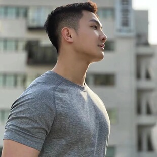 LU家代工厂出货!户外男士无缝工艺运动跑步健身速干弹力短袖T恤