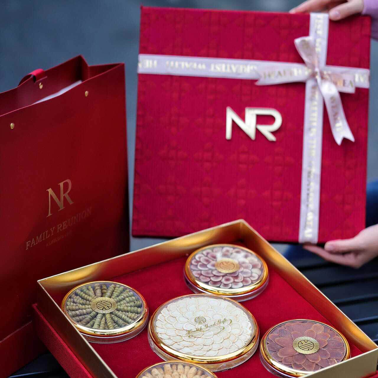 礼品盒送长辈家长领导