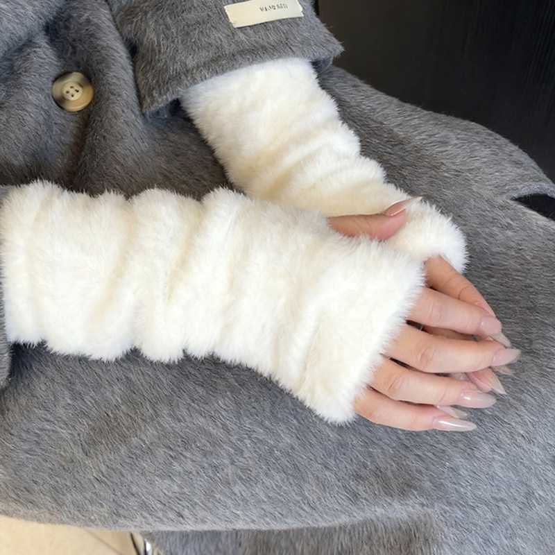 白色软糯毛绒半指手套女2026新款冬季加绒保暖可爱仿兔毛触屏手套