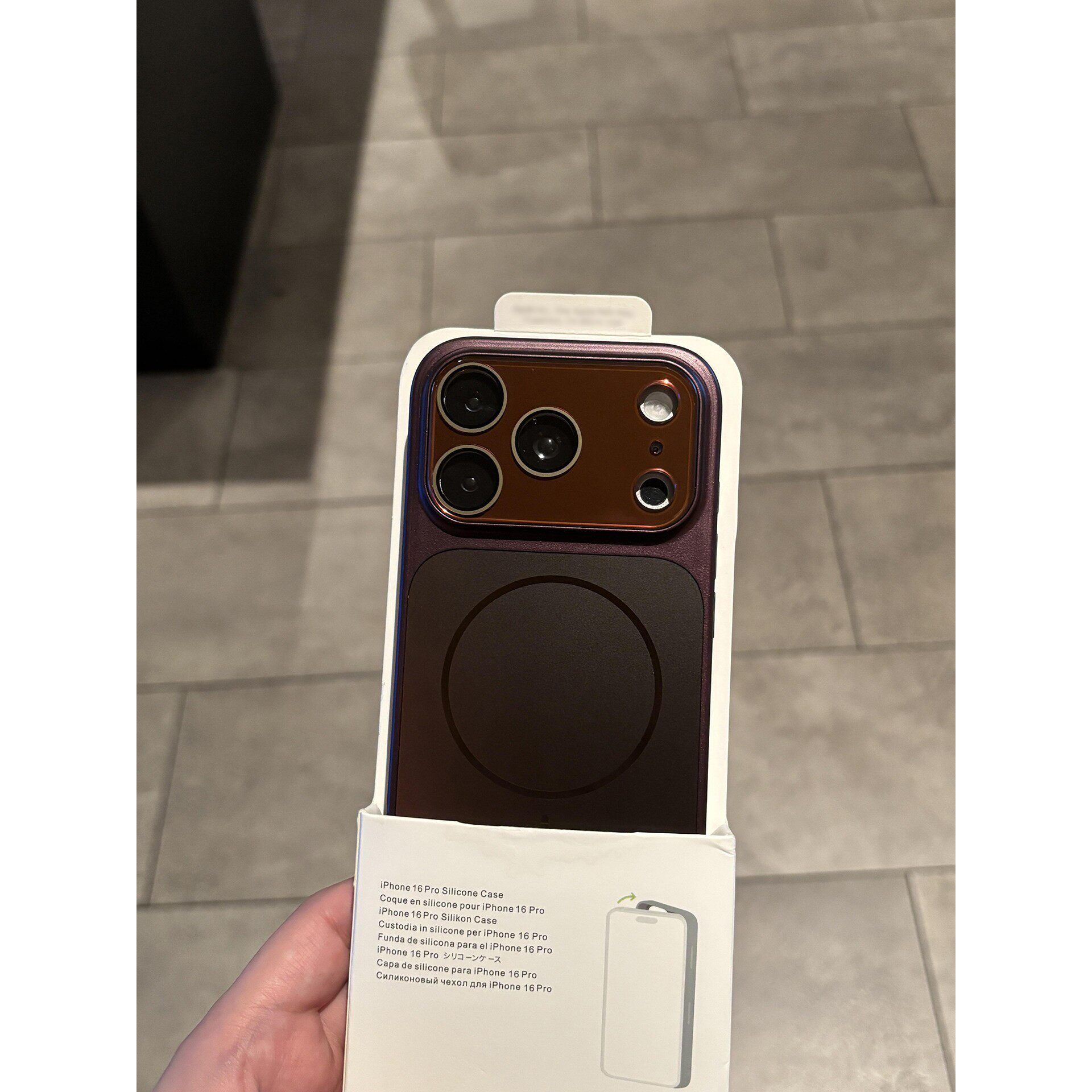 勃艮第酒红高档金属质感AG流光磁吸极光镭射适用苹果18promax手机壳iPhone17镜头膜16/15轻奢高级感14/32全包