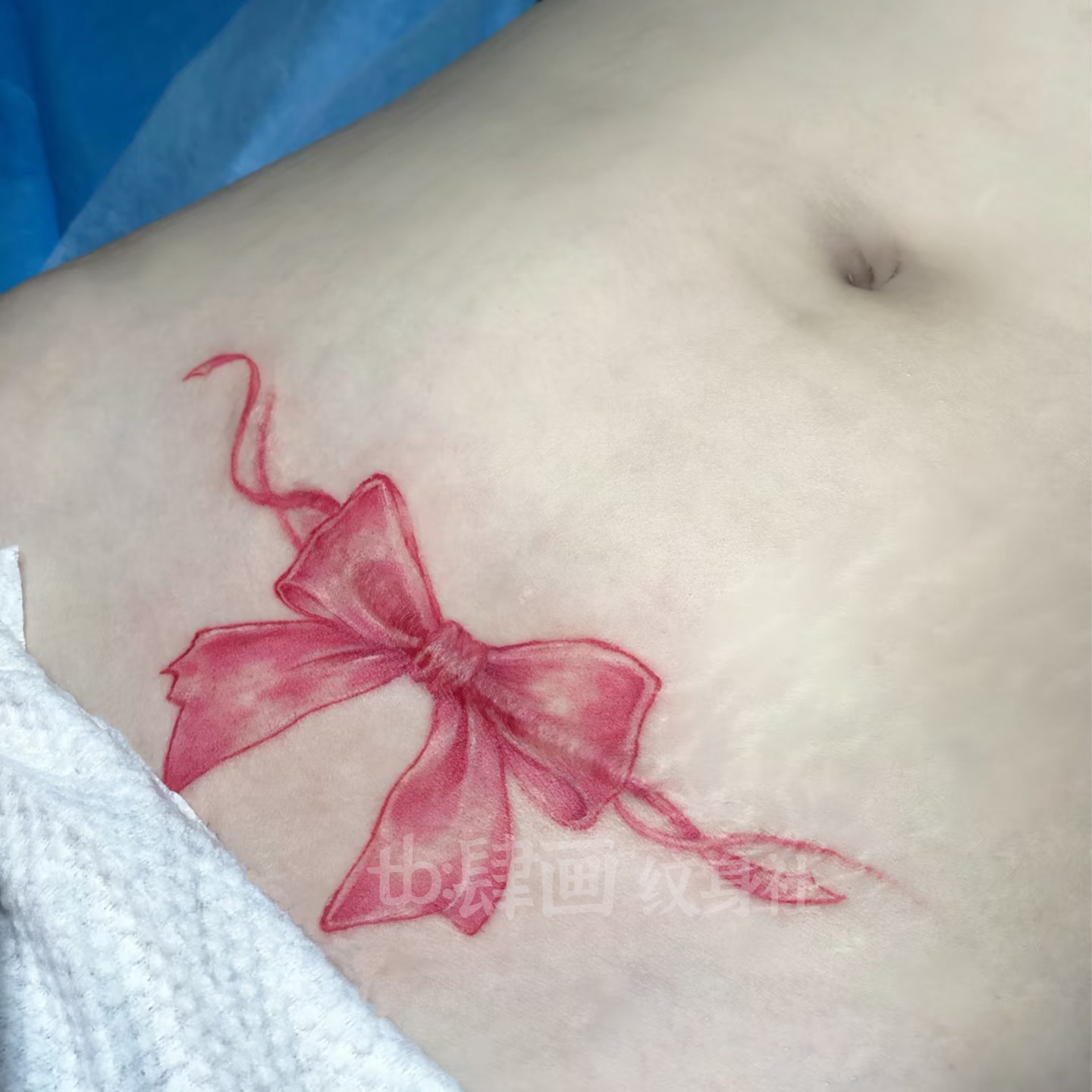 高颜值少女腹部疤痕遮盖蝴蝶结纹身贴 ins纯欲防水持久贴纸剖腹产