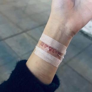 日语别再哭泣 红色字体ins手腕彩色纹身贴遮盖疤痕防水持久男女款