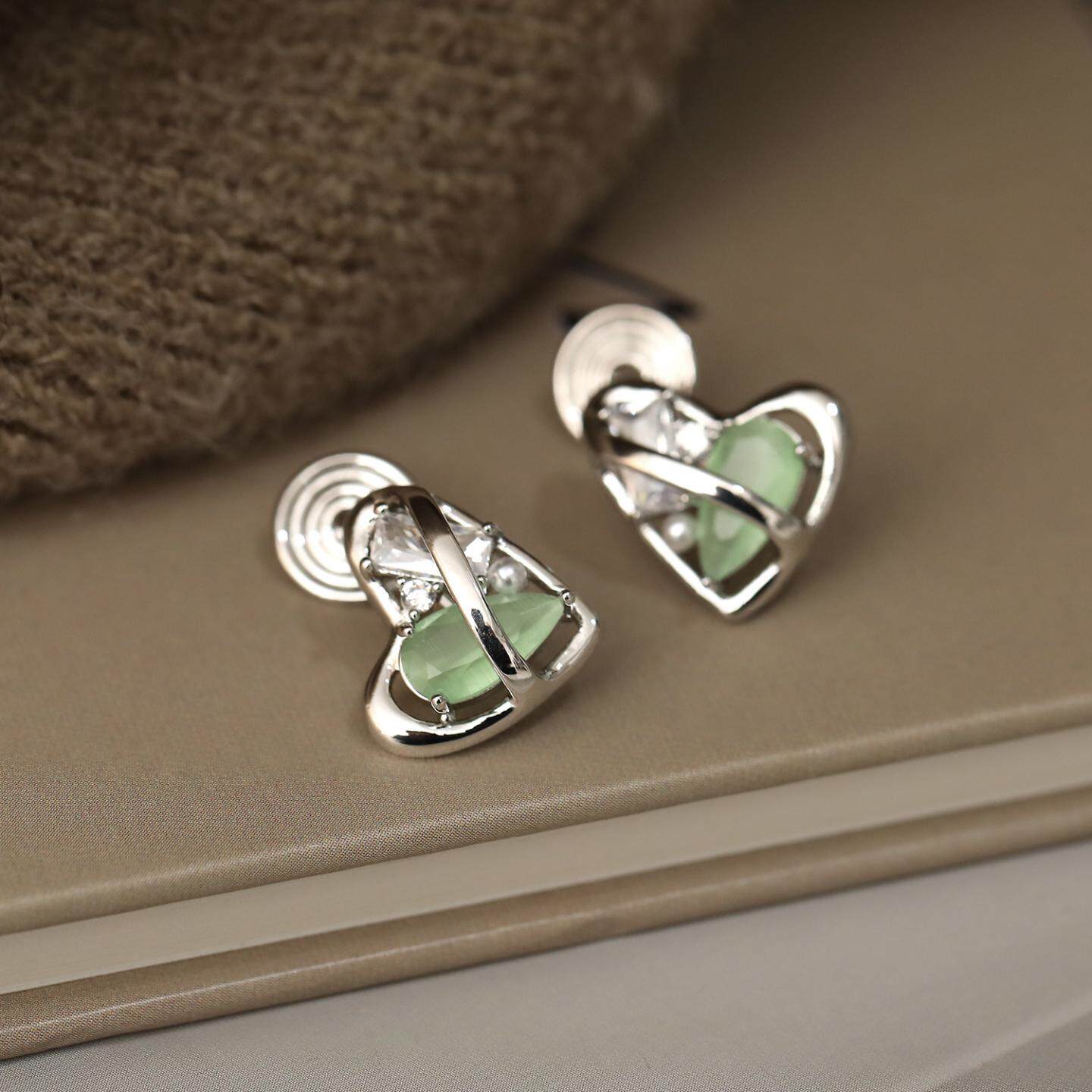 森系小清新爱心耳夹女韩版轻奢高级感耳饰绿色猫眼石时尚耳环女款