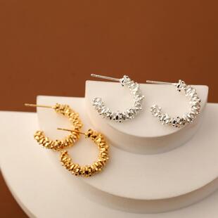 小号c型碎银子耳环女2025新款高级感耳钉适合秋冬的半圆圈耳饰品