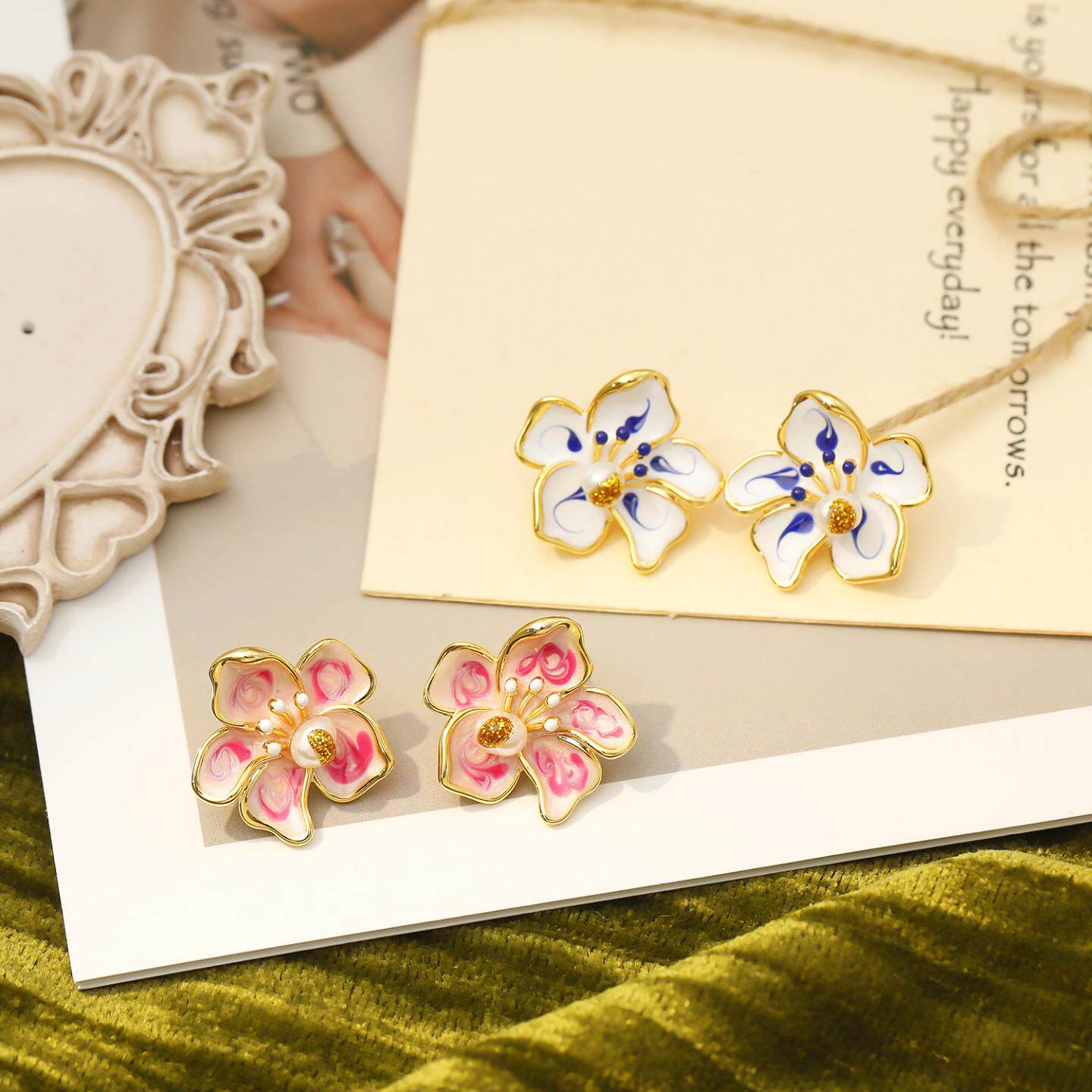 法式复古青花瓷滴釉耳环粉色紫荆花轻奢耳钉s925银针舒适耳饰显瘦