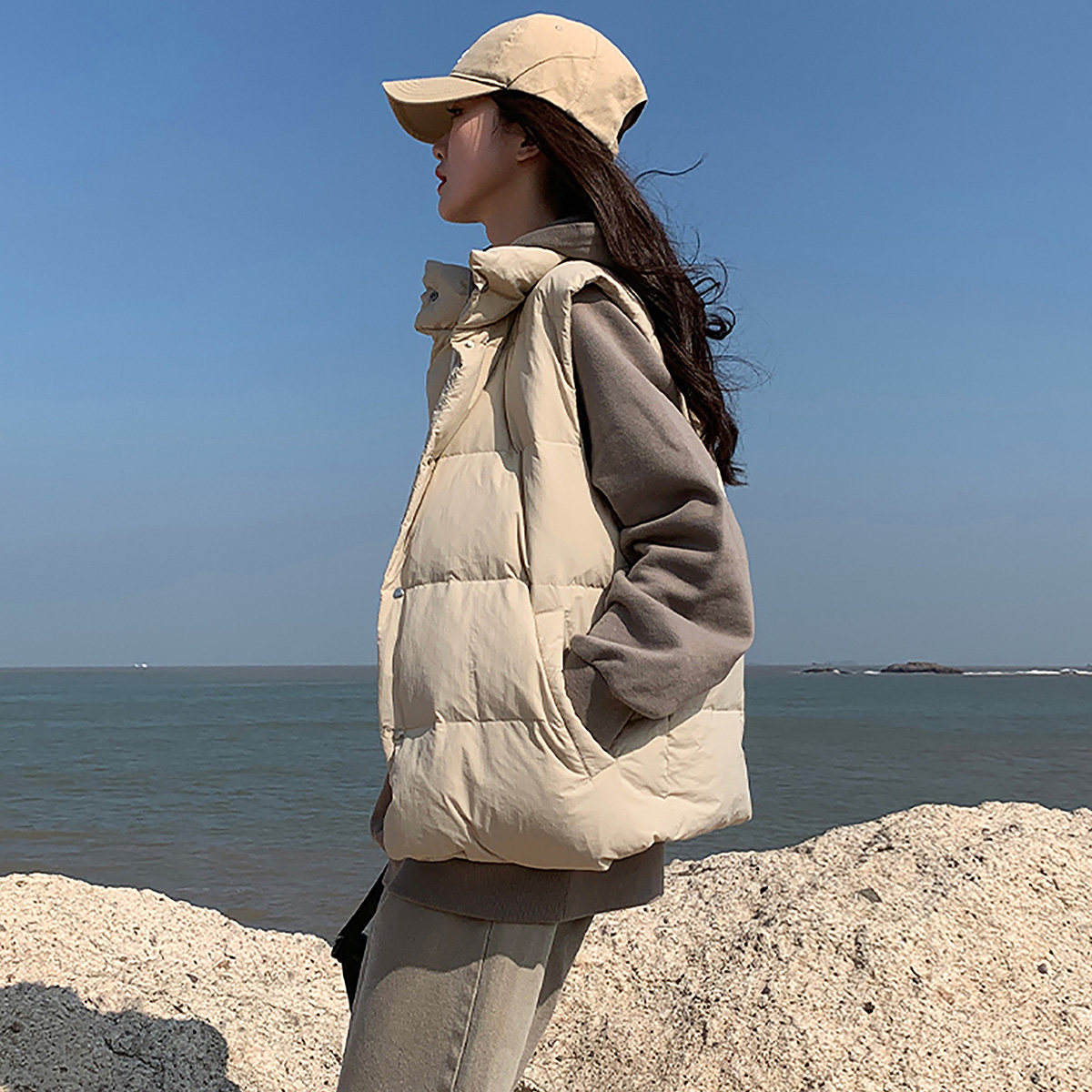 yoe2026秋冬季马甲羽绒服女简约经典净色白色加厚保暖外穿翻领