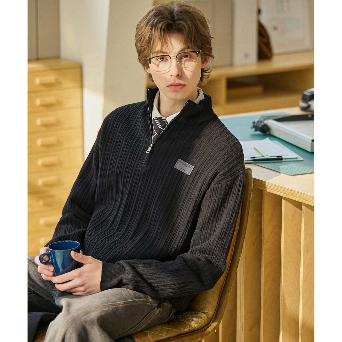 唐狮2026春季新款毛衣男立领绞花坑条肌理感男士休闲黑色毛线衫