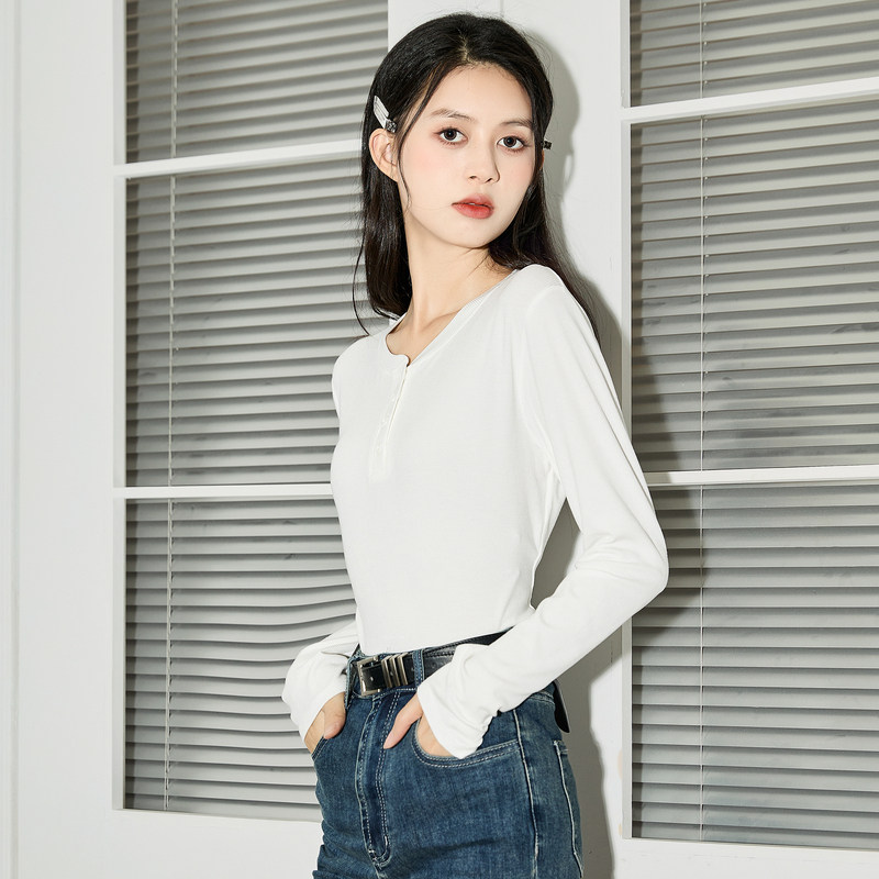 唐狮黑色打底衫2026新款女秋冬上衣设计感小众白色内搭长袖T恤