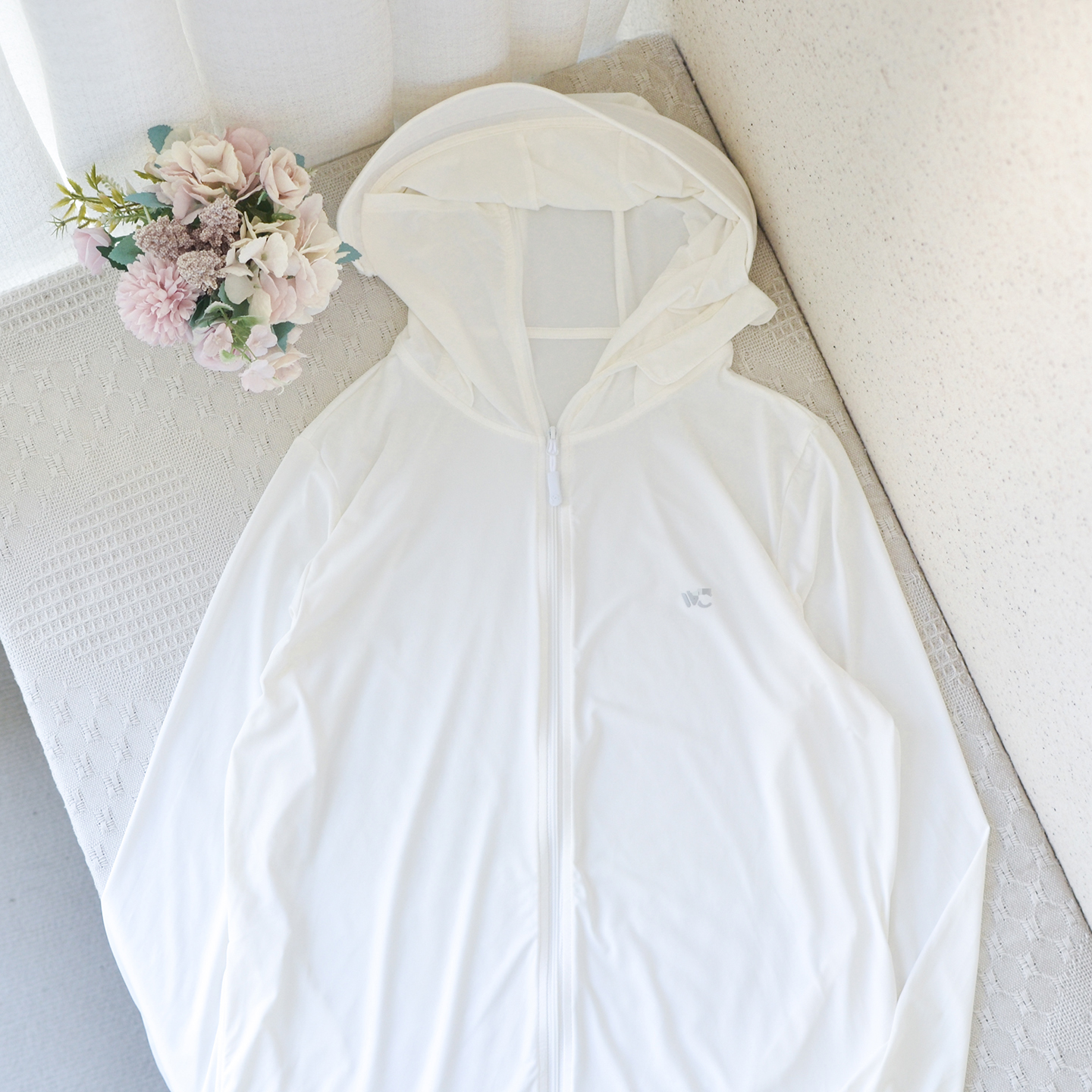 V家UPF50+成人女轻薄凉感防晒服