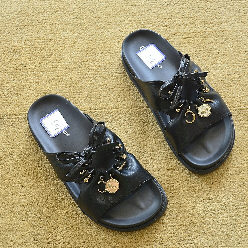 新款真皮女夏平底一字拖鞋