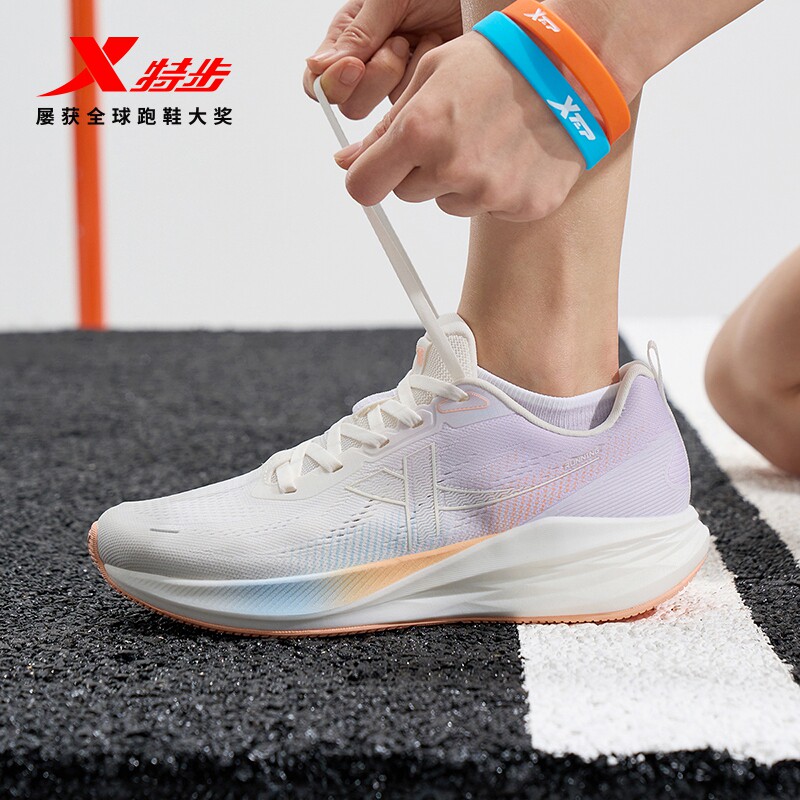特步騛速5lite跑步鞋女2025秋季透气运动鞋减震跑鞋976218110006