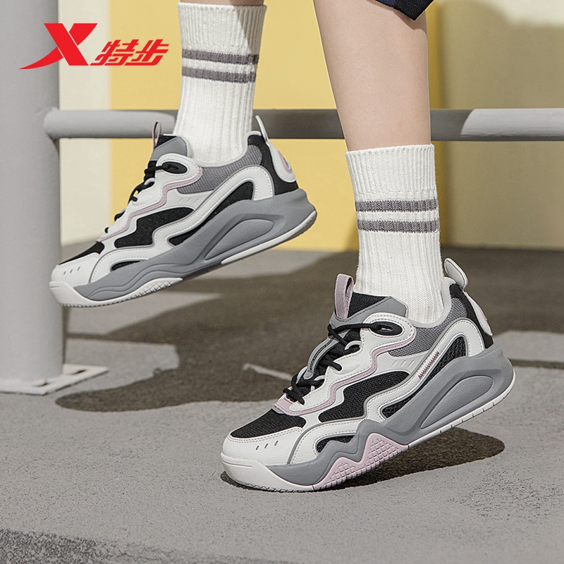 特步星河休闲鞋女鞋2025秋季新款时尚运动鞋街头板鞋976318310002