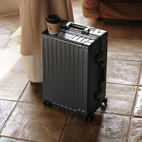 漫游铝框款行李箱万向轮