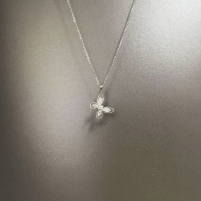 Vintage古着 White zirconium butterfly项链
