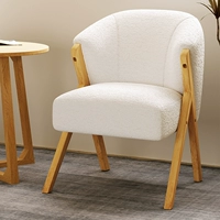 Белая ягнята