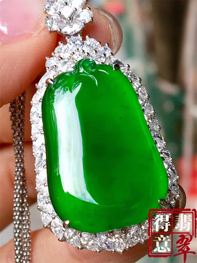 得意翡翠 天然冰种正阳绿翡翠福瓜吊坠挂件高冰色绿豪华镶嵌保真