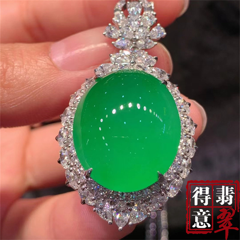 得意珠宝 天然满绿翡翠鸽子蛋吊坠挂件高冰色绿饱满白金镶钻带证