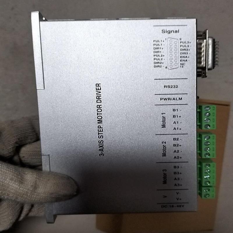 双轴-一拖二议价三轴驱动器拍前电机R60X3R60三锐特询价DG-步进