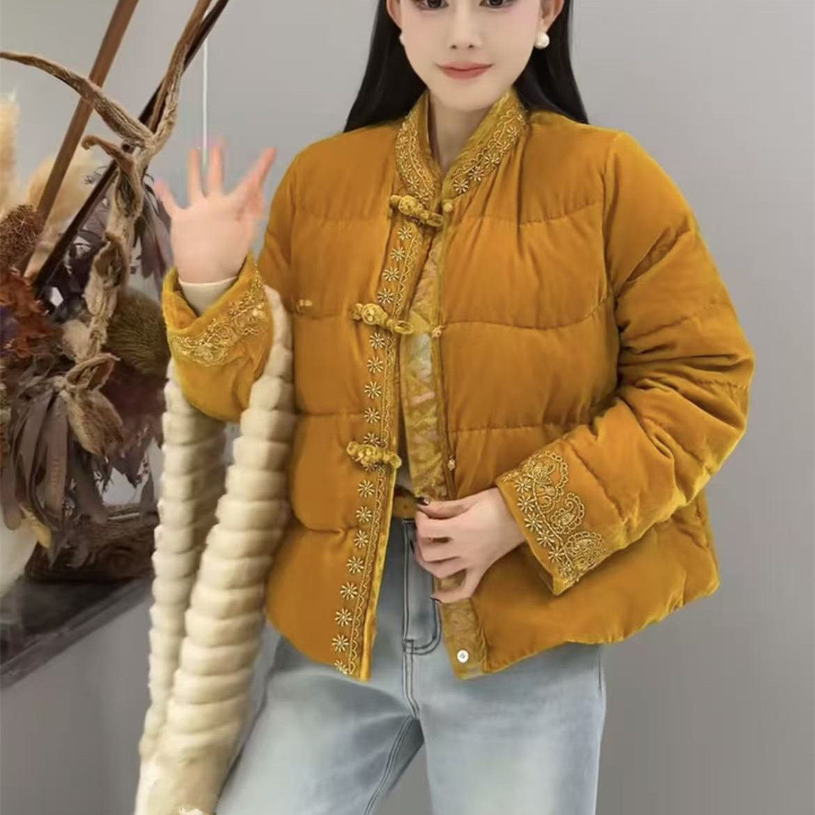 新中式立领刺绣白鹅绒丝绒羽绒服