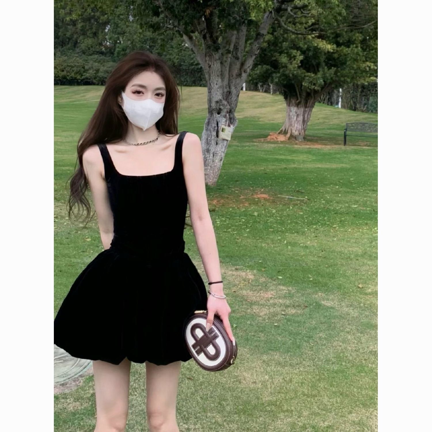 黑色吊带无袖连衣裙女夏
