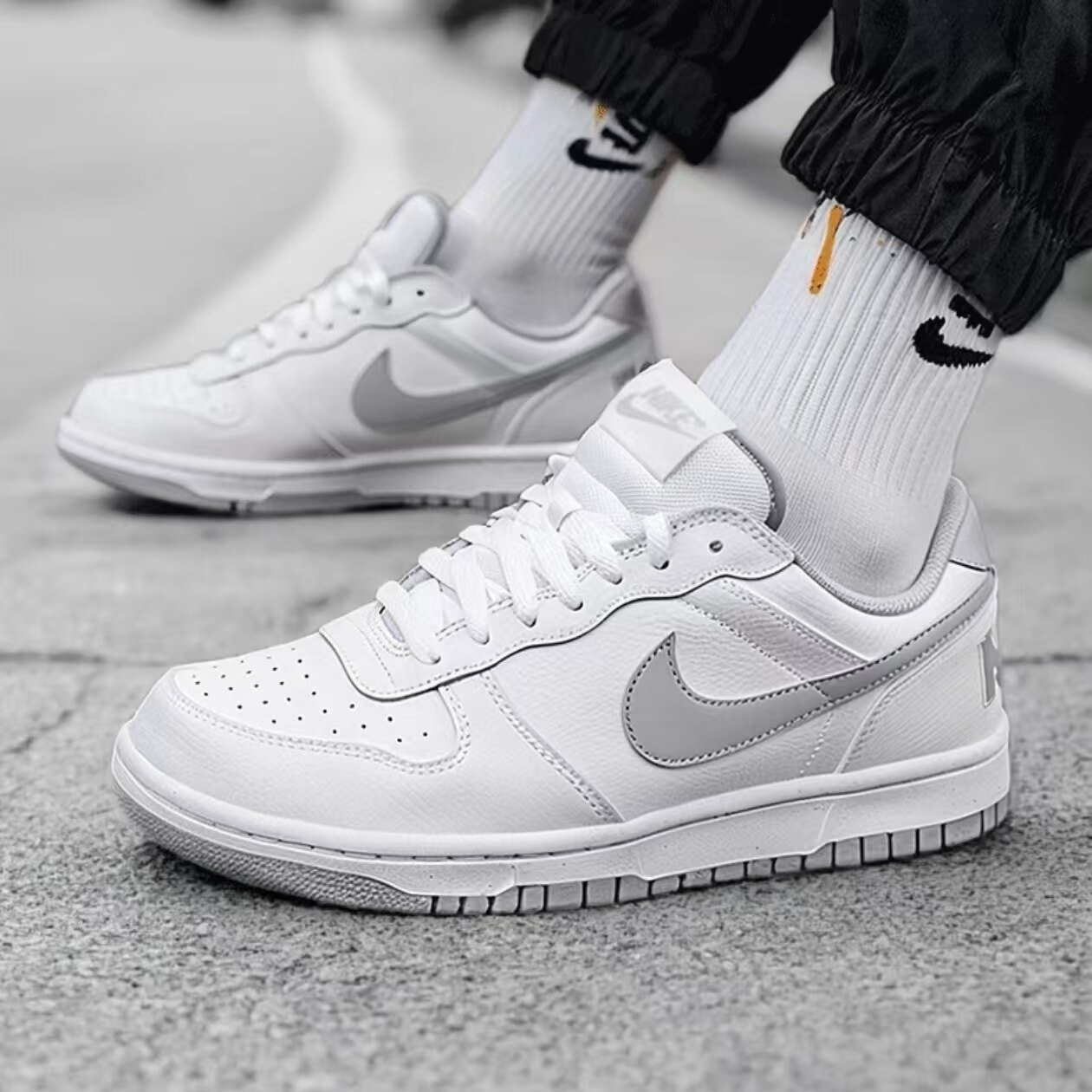 Nike BIG 耐克舒适百搭透气运动休闲复古低帮黑白板鞋355152-106