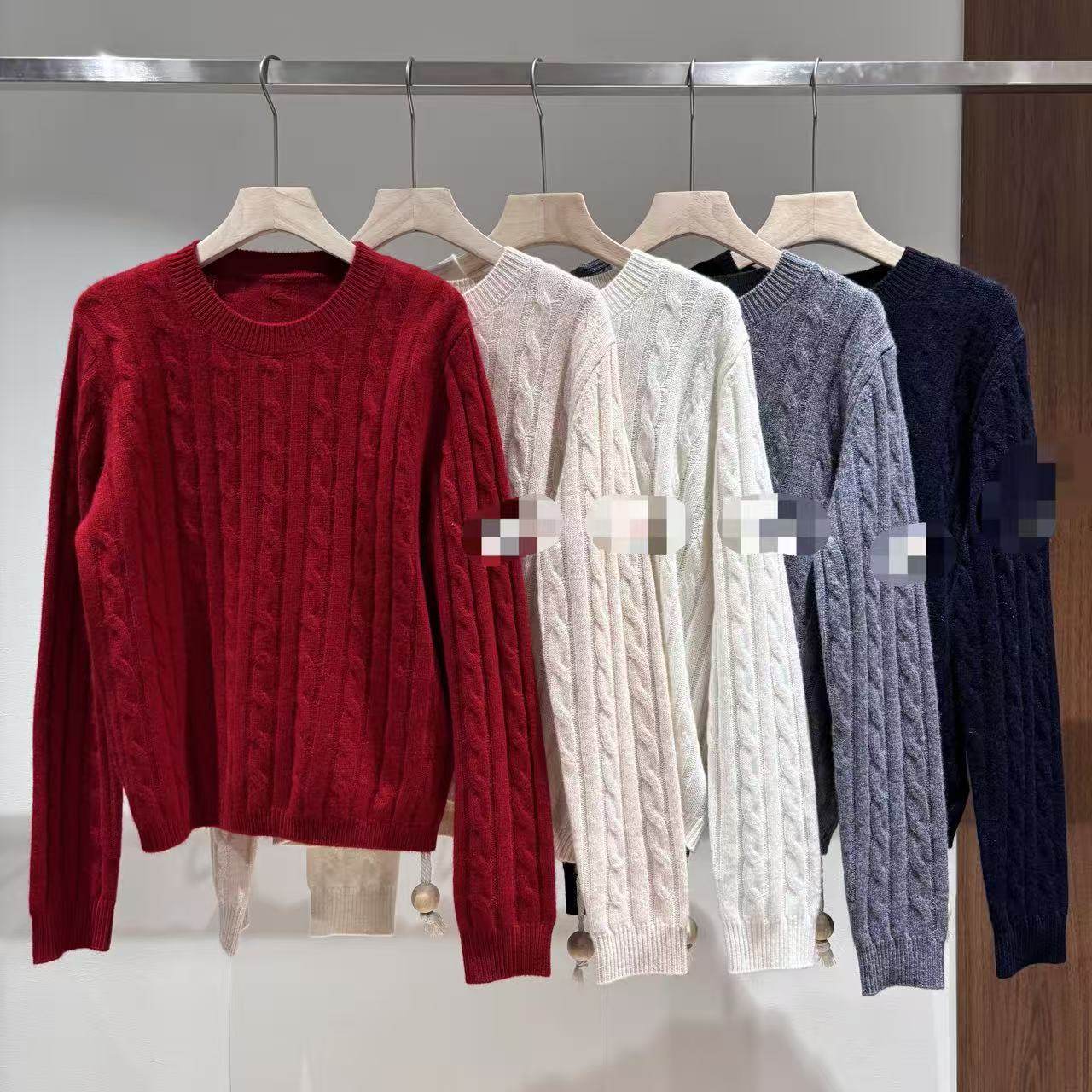 高端定制 欧洲站  圆领绞花厚款贴标休闲羊绒针织衫
