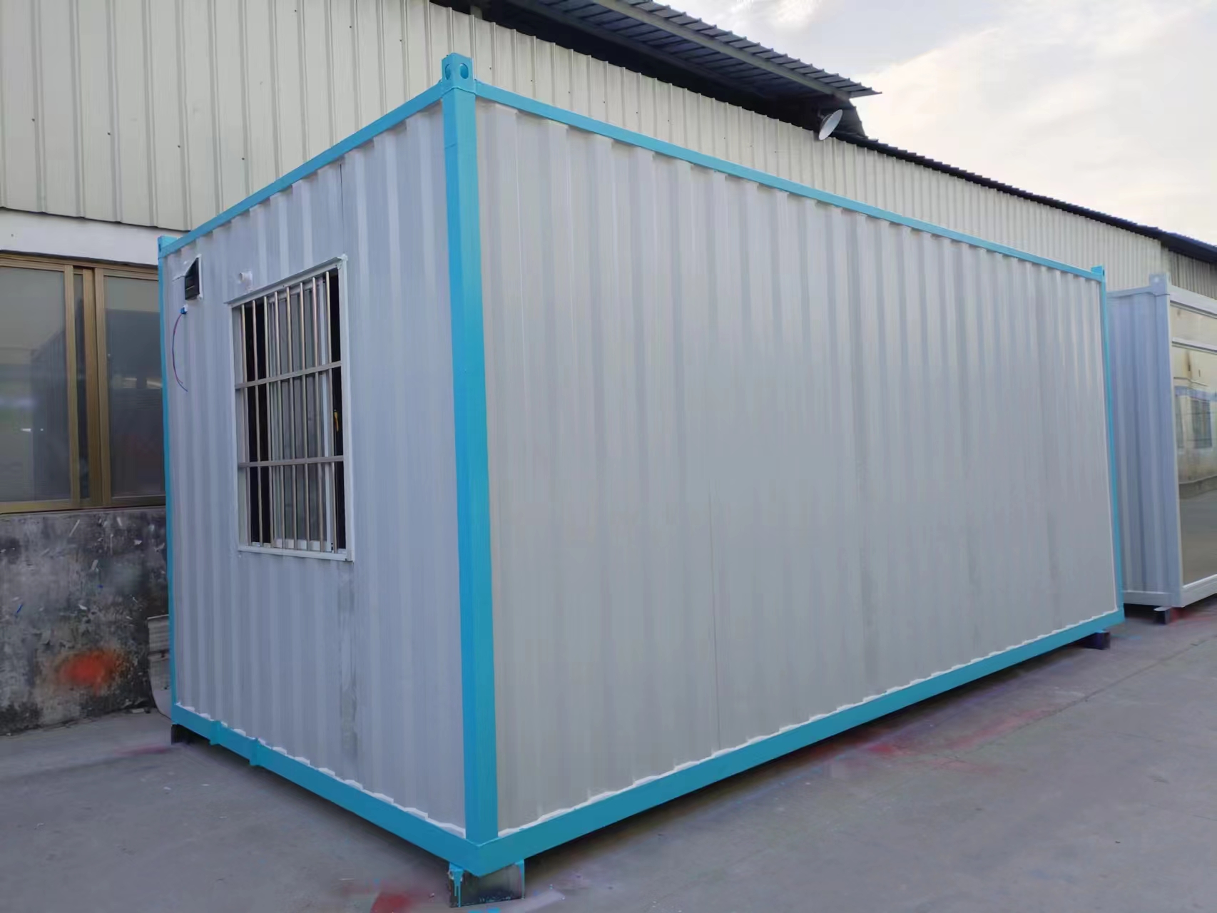 广东全新定制大波浪住人集装箱移动办公室工地宿舍创意网红商店铺