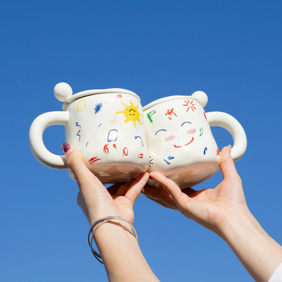 可爱涂鸦马克杯女大容量家用陶瓷杯子带盖高颜值情侣喝水杯咖啡杯