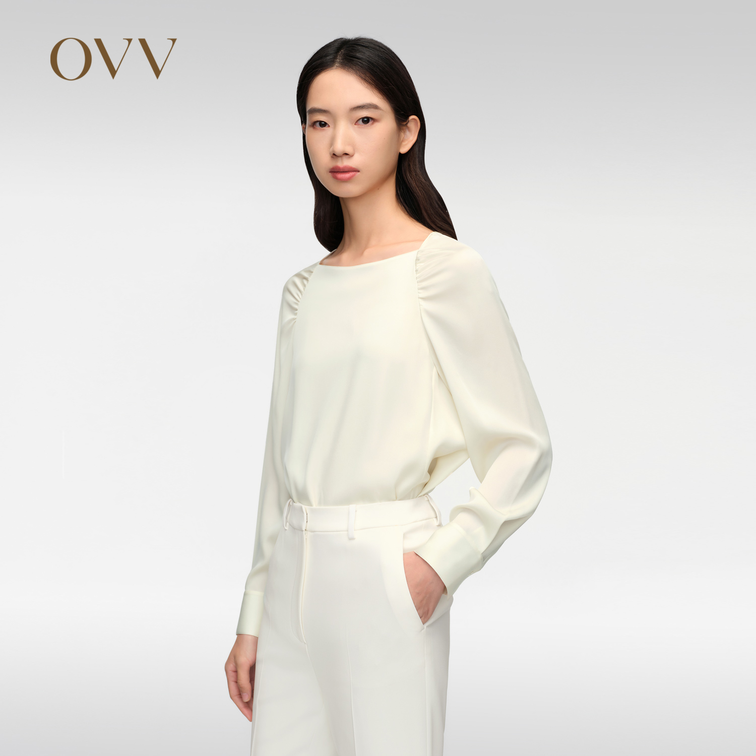 弹力双乔 肩部抽褶 方领设计