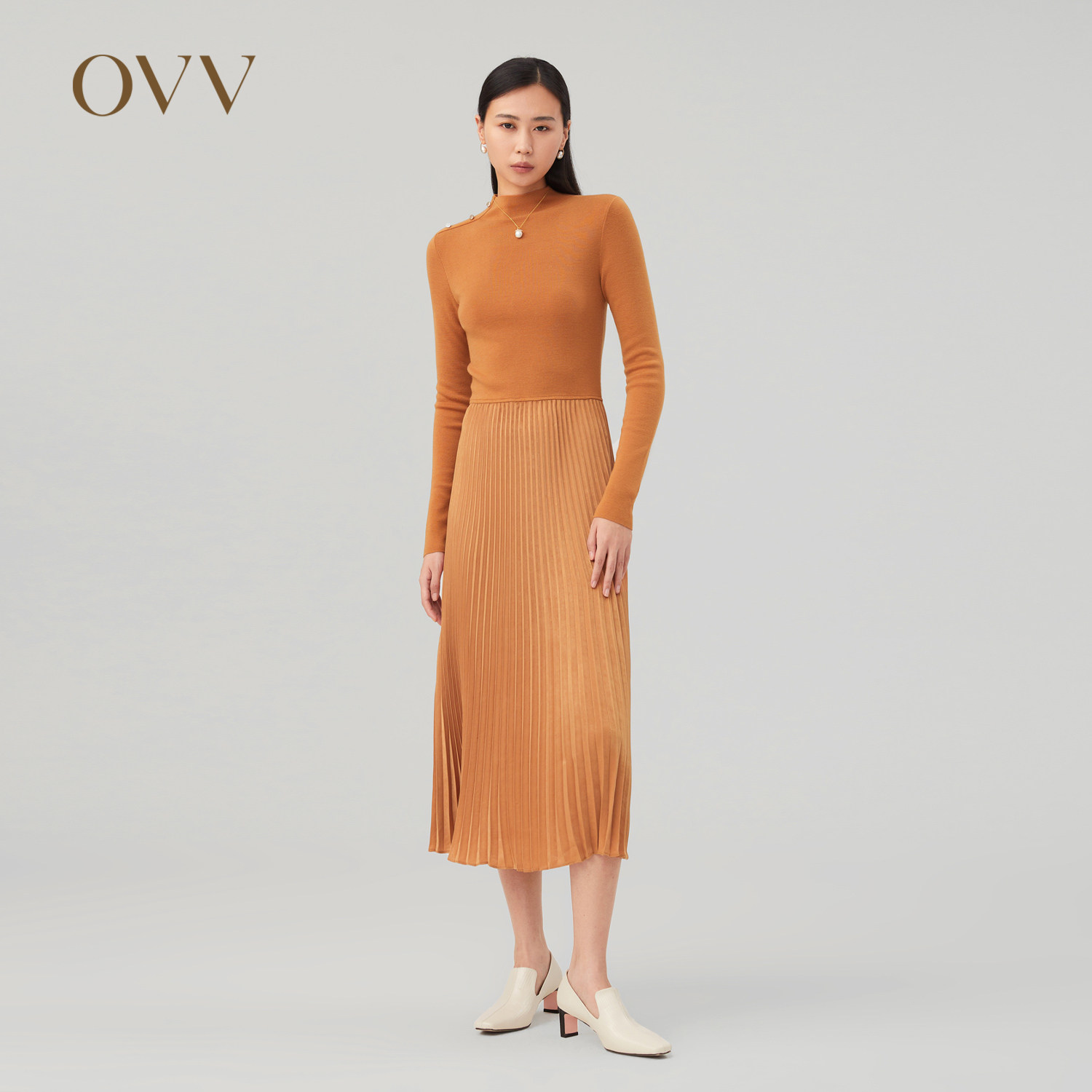 OVV秋冬新款半高领拼接梭织百褶休闲长袖