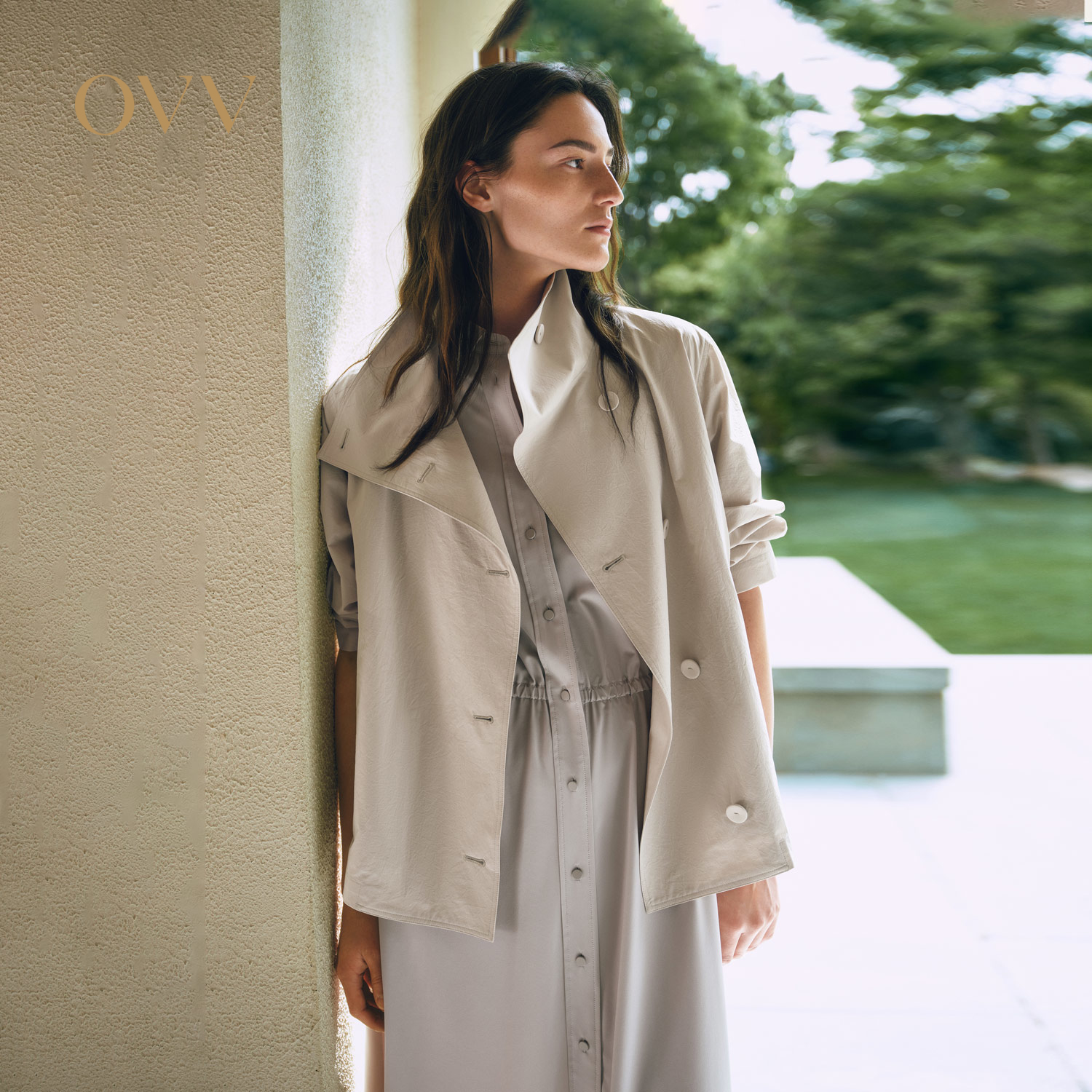 直筒版型 立领设计 休闲户外