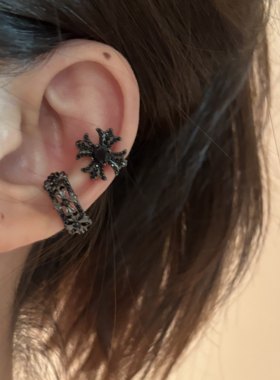 [楼哈哈]耳夹暗黑系哥特风无耳洞十字花可调节耳骨夹小众甜酷高级