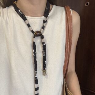 [楼哈哈]咖色腰花串珠丝巾项链2025新款小众设计感系脖长款毛衣链