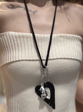 [楼哈哈]黑色爱心小狗挂脖镜子项链长款毛衣链小众设计可拆卸配饰