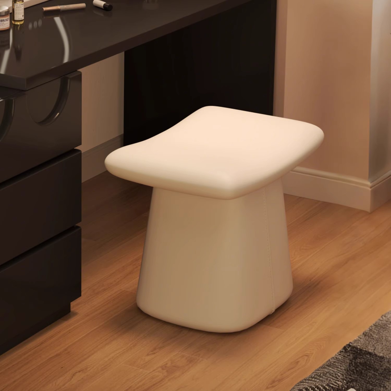 化妆凳卧室女生梳妆凳小户型家用梳妆台凳子简约高级感网红坐凳